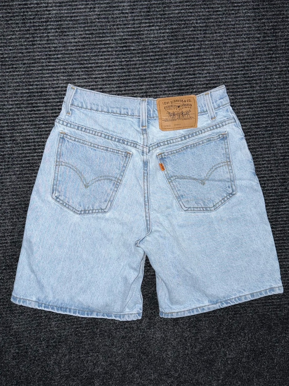 Vintage 90s Levi’s 950 Relaxed Orange Tab Mid Thigh Denim Shorts 5 / 25 USA Made
